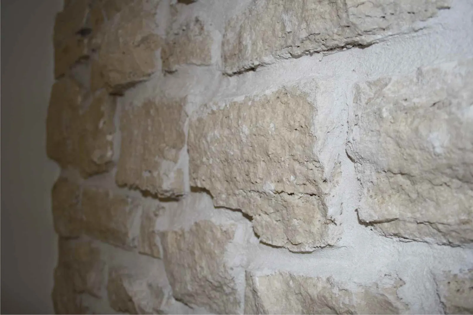 Ein Stück Naturstein im Wohnraum