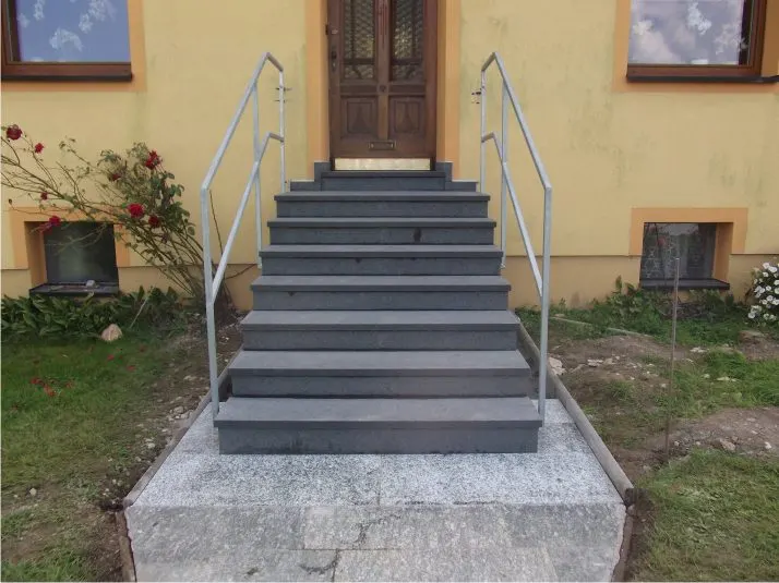 Außentreppe auf Metallkonstruktion