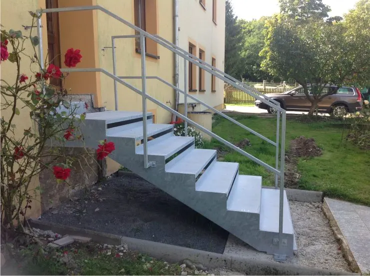 Außentreppe auf Metallkonstruktion – Natursteine Mulbach Bitburg – Bild 3