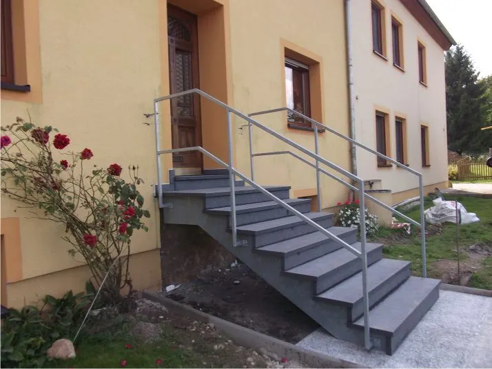 Außentreppe auf Metallkonstruktion – Natursteine Mulbach Bitburg – Bild 5