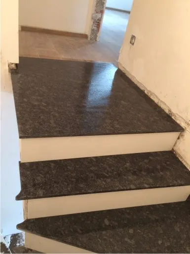 Innentreppe in Steel Grey satiniert